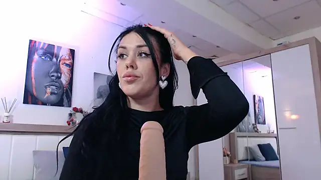 LaylaCruzRose online show from December 10, 2:27 am