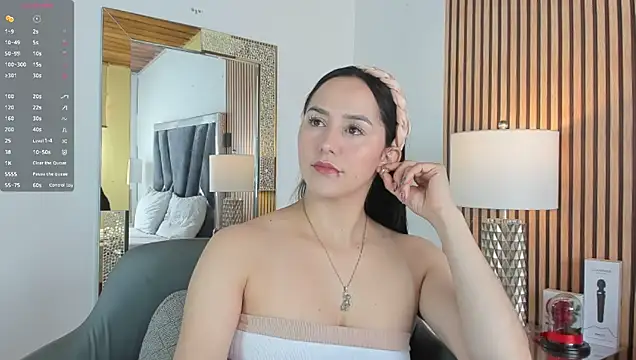 Snapshot of hazel_ross_tcw chatting on February 12, 1:27 pm hazel ross tcw online show from February 12, 1:27 pm