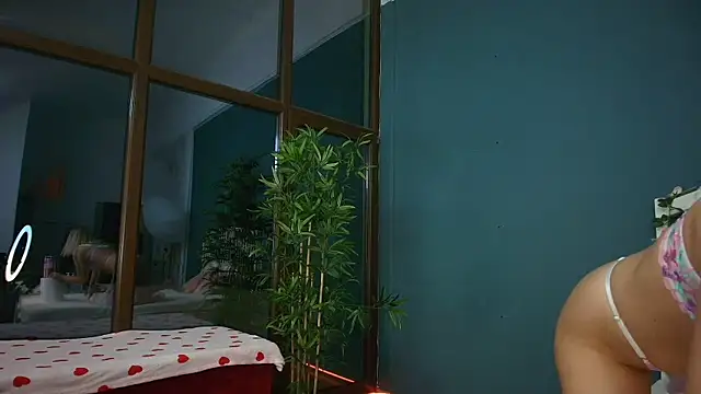 Snapshot of AlicePirs chatting on January 19, 5:11 am AlicePirs online show from January 19, 5:11 am