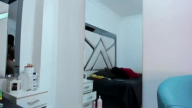 katherineFostel online show from February 24, 4:05 pm