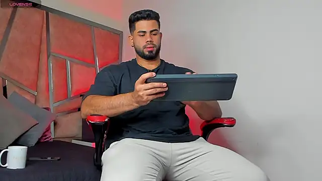 Snapshot of noah_crux chatting on December 13, 12:17 pm noah crux online show from December 13, 12:17 pm