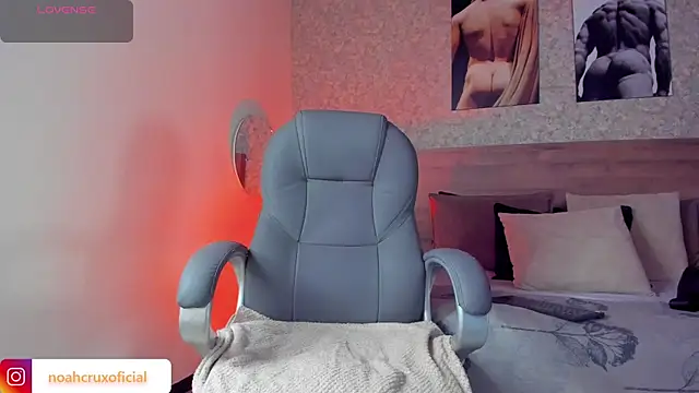 noah crux online show from October 18, 11:55 am