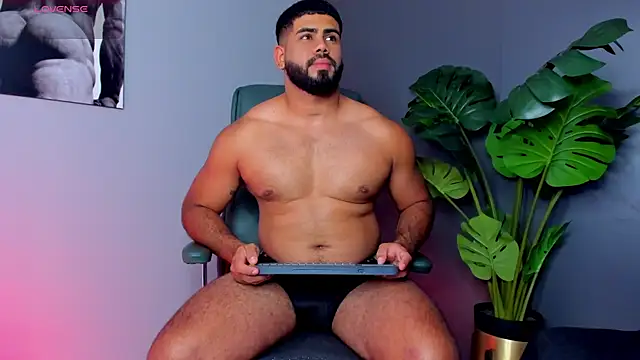 Snapshot of noah_crux chatting on February 12, 9:54 pm noah crux online show from February 12, 9:54 pm