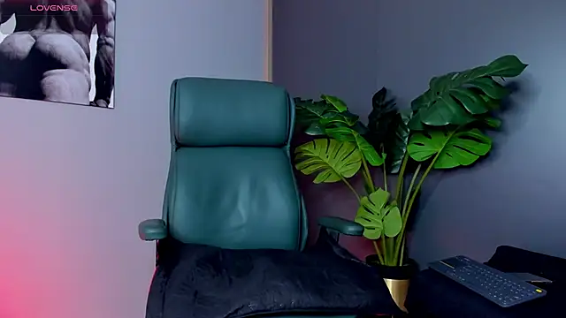 Snapshot of noah_crux chatting on February 14, 12:24 pm noah crux online show from February 14, 12:24 pm