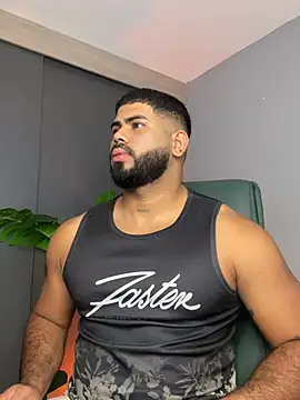 Snapshot of noah_crux chatting on February 23, 9:34 pm noah crux online show from February 23, 9:34 pm