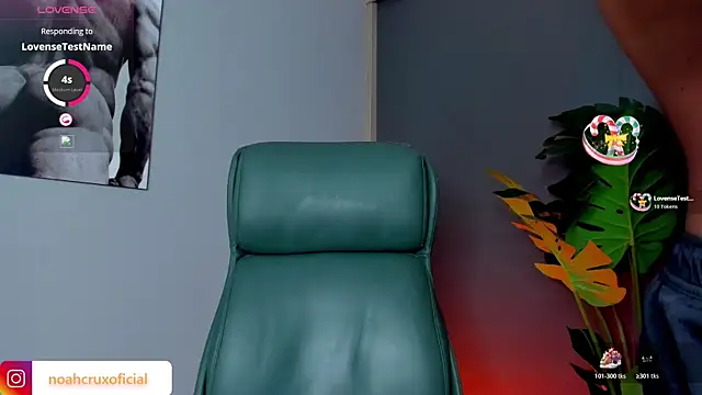 Snapshot of noah_crux chatting on April 9, 2:55 am noah crux online show from April 9, 2:55 am