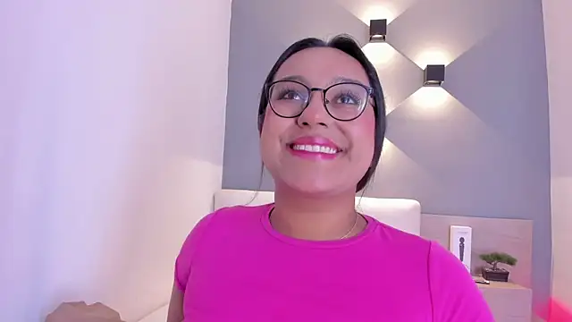 Snapshot of ellamontoya chatting on January 14, 4:36 am ellamontoya online show from January 14, 4:36 am