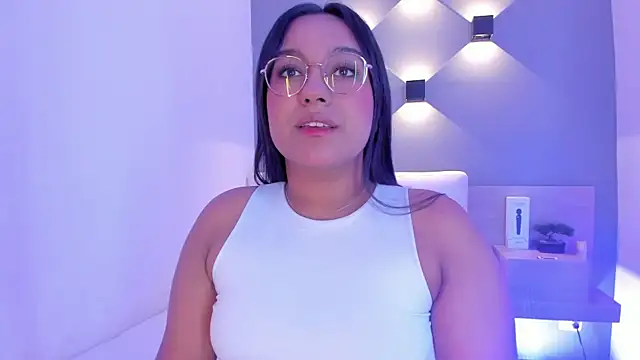 Snapshot of ellamontoya chatting on January 28, 4:39 am ellamontoya online show from January 28, 4:39 am