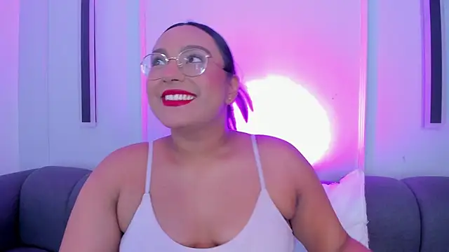 ellamontoya online show from November 23, 1:33 pm