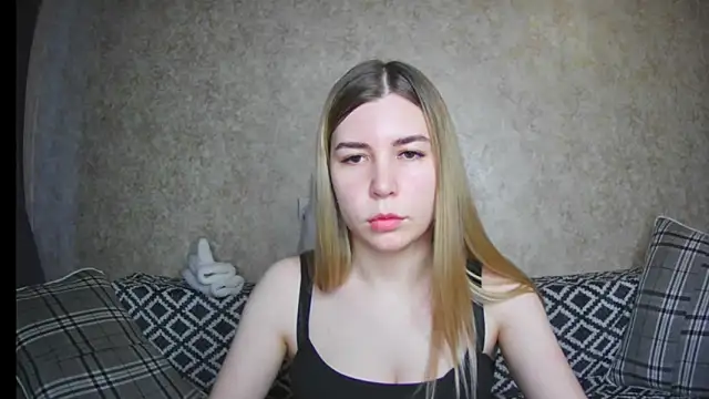 ElllaNuar online show from December 16, 7:04 am