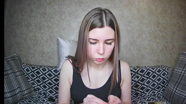 ElllaNuar online show from December 19, 4:56 am