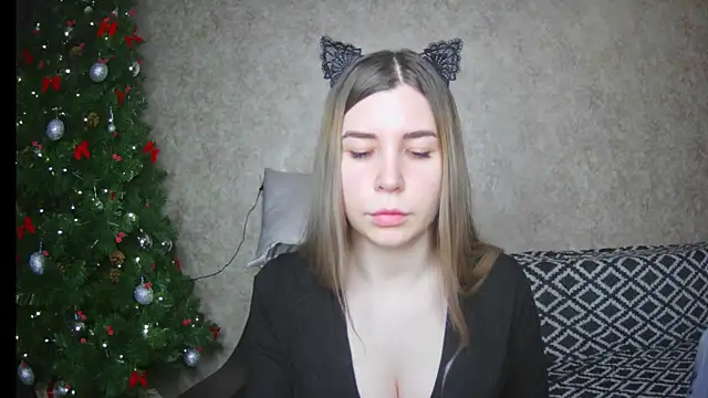 ElllaNuar online show from January 28, 5:11 am