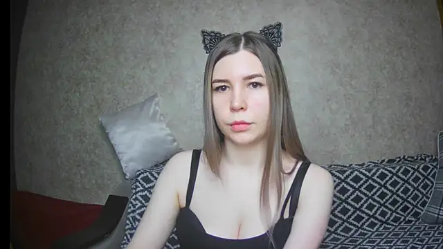 ElllaNuar online show from February 12, 7:23 am