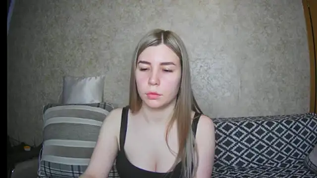 ElllaNuar online show from March 10, 4:49 am