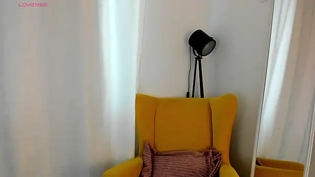 Snapshot of miissblonde chatting on March 26, 3:12 am miissblonde online show from March 26, 3:12 am