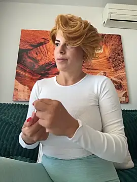 Selvaggia official83 online show from February 9, 12:31 pm