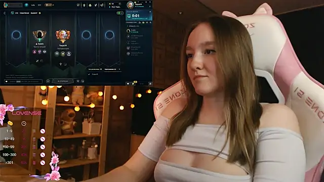 MoonlishSiren online show from October 26, 8:15 pm