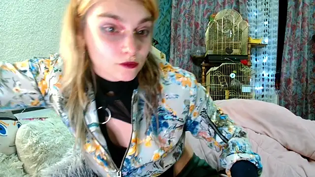 Sophie Bell online show from May 4, 6:59 pm