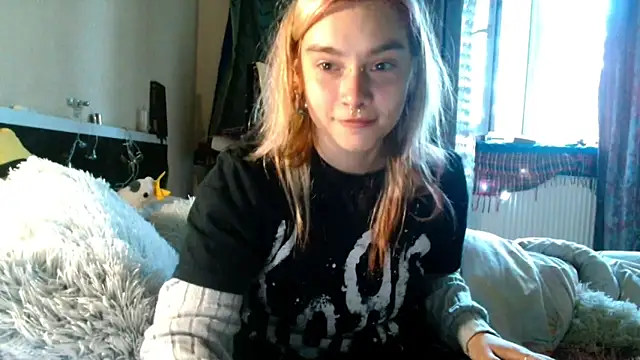 Sophie Bell online show from May 7, 4:56 pm