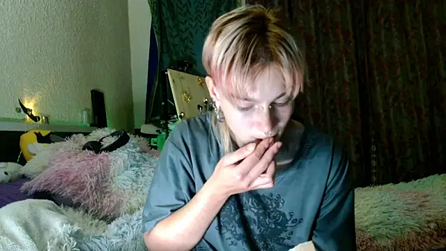 Sophie Bell online show from May 15, 7:43 pm