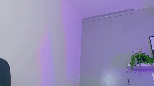 Snapshot of KendalMilleer chatting on October 13, 10:15 am KendalMilleer online show from October 13, 10:15 am