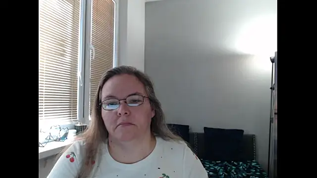 Snapshot of Sweetboobs chatting on September 21, 8:49 am Sweetboobs online show from September 21, 8:49 am