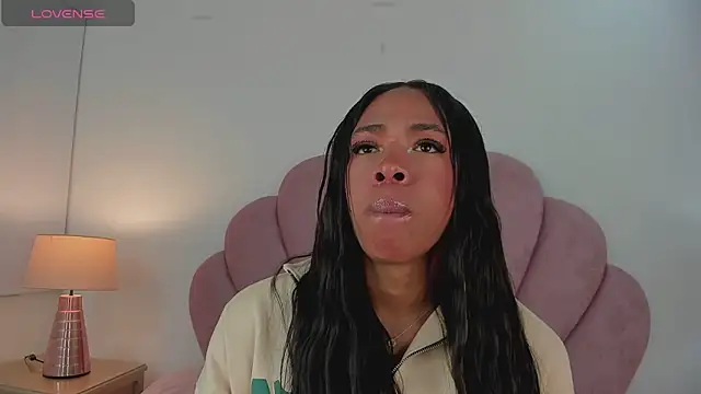 Snapshot of Nicole_Paradise chatting on February 12, 12:55 pm Nicole Paradise online show from February 12, 12:55 pm