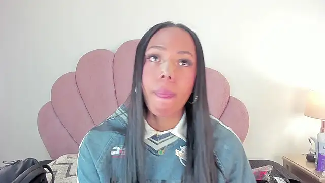 Snapshot of Nicole_Paradise chatting on October 31, 12:50 pm Nicole Paradise online show from October 31, 12:50 pm