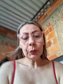 Mia-funny20 online show from May 9, 9:20 pm