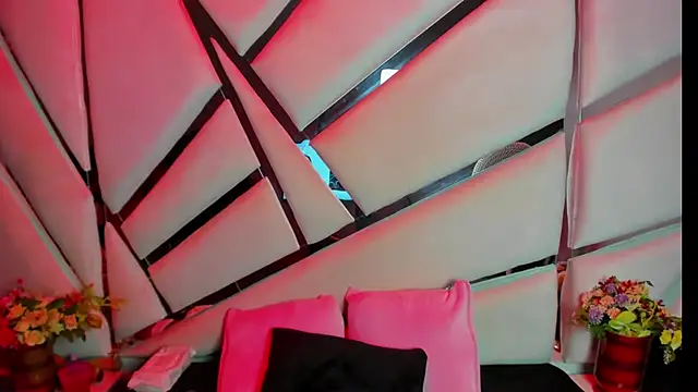 Aurora 18 online show from October 11, 2:37 pm