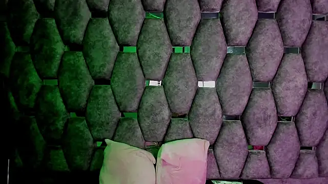 Aurora 18 online show from November 21, 2:38 pm