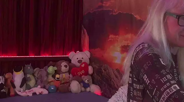 MoniCutex online show from December 14, 2:56 am