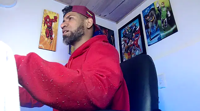 Snapshot of Enriblack92 chatting on December 10, 6:28 pm Enriblack92 online show from December 10, 6:28 pm