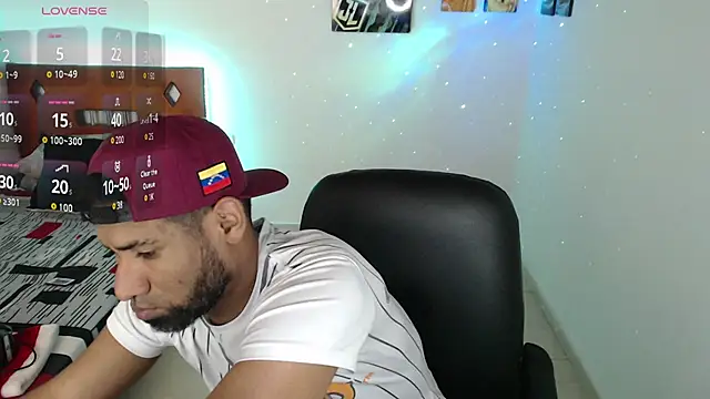 Snapshot of Enriblack92 chatting on December 26, 11:46 pm Enriblack92 online show from December 26, 11:46 pm