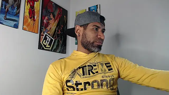 Snapshot of Enriblack92 chatting on January 26, 2:35 am Enriblack92 online show from January 26, 2:35 am