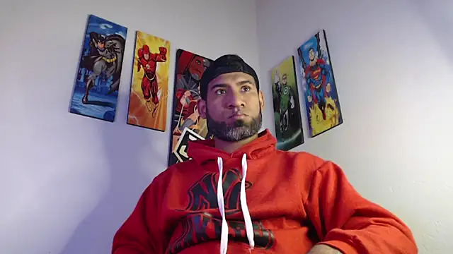 Snapshot of Enriblack92 chatting on January 27, 2:10 am Enriblack92 online show from January 27, 2:10 am