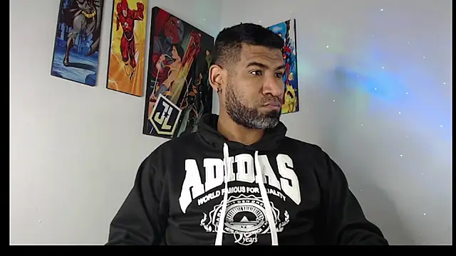 Snapshot of Enriblack92 chatting on February 5, 8:57 pm Enriblack92 online show from February 5, 8:57 pm