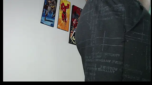 Snapshot of Enriblack92 chatting on February 12, 12:27 am Enriblack92 online show from February 12, 12:27 am