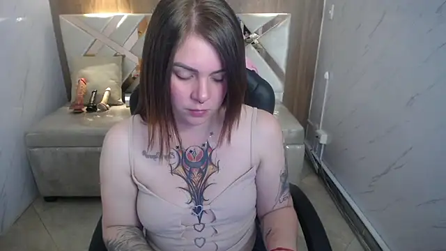 Snapshot of Paula_b_ chatting on February 21, 12:39 pm Paula b online show from February 21, 12:39 pm