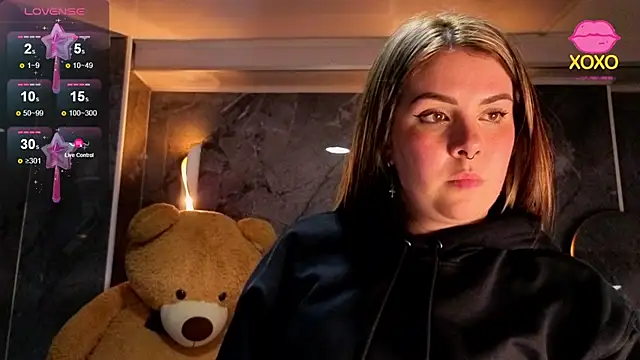 Snapshot of Paula_b_ chatting on March 27, 1:00 am Paula b online show from March 27, 1:00 am