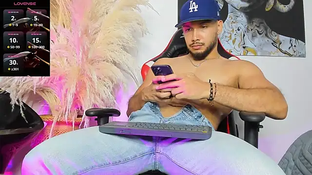 sanjuan01 online show from October 30, 8:42 pm