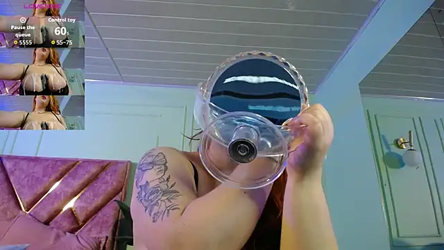 Snapshot of Layna_cold chatting on September 24, 1:03 pm Layna cold online show from September 24, 1:03 pm