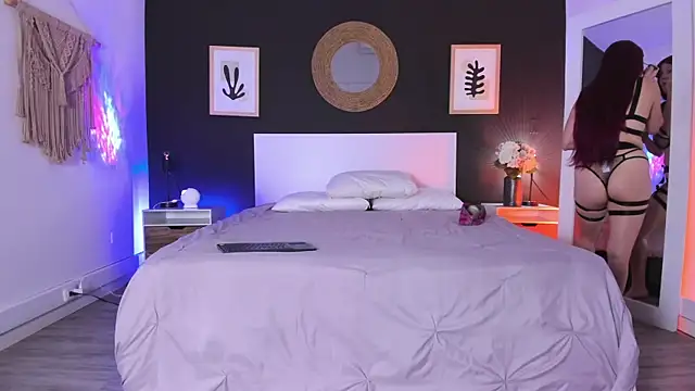 VioletPaket online show from September 24, 11:24 am