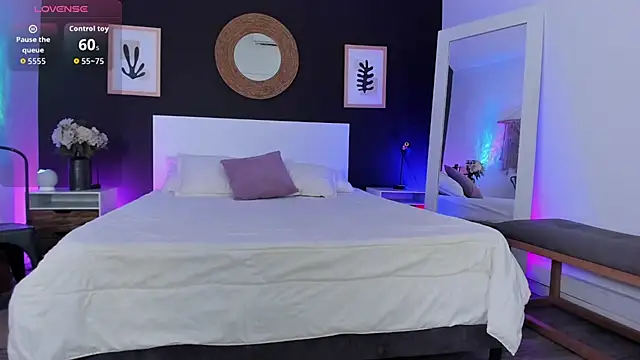 VioletPaket online show from February 19, 12:12 pm