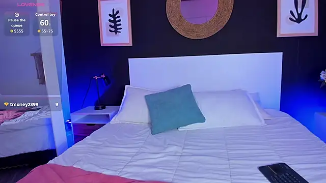 VioletPaket online show from March 23, 12:42 pm