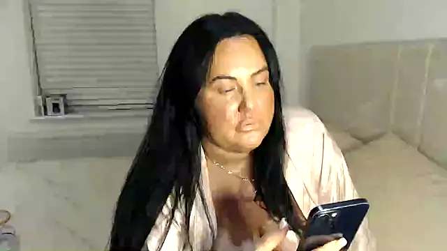 English Brooke online show from February 2, 9:02 pm