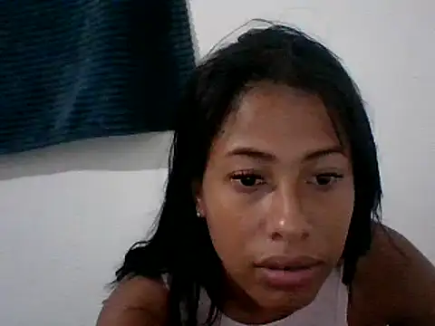 Snapshot of Kitra_New chatting on December 25, 2:35 am Kitra New online show from December 25, 2:35 am