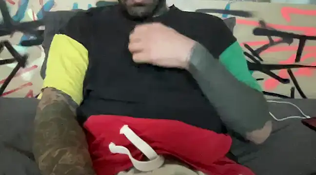 Snapshot of kameray12 chatting on March 6, 11:36 am kameray12 online show from March 6, 11:36 am