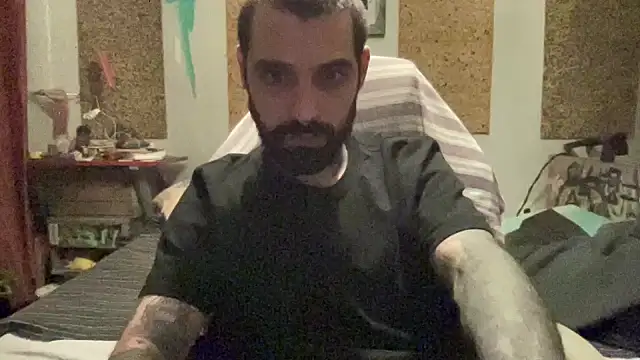 Snapshot of kameray12 chatting on December 23, 12:08 am kameray12 online show from December 23, 12:08 am