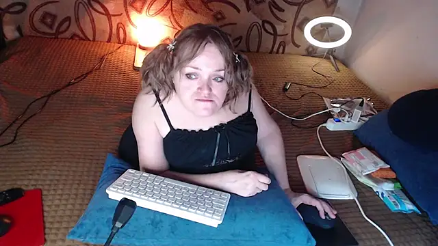 MiniNatalie online show from January 24, 1:57 pm